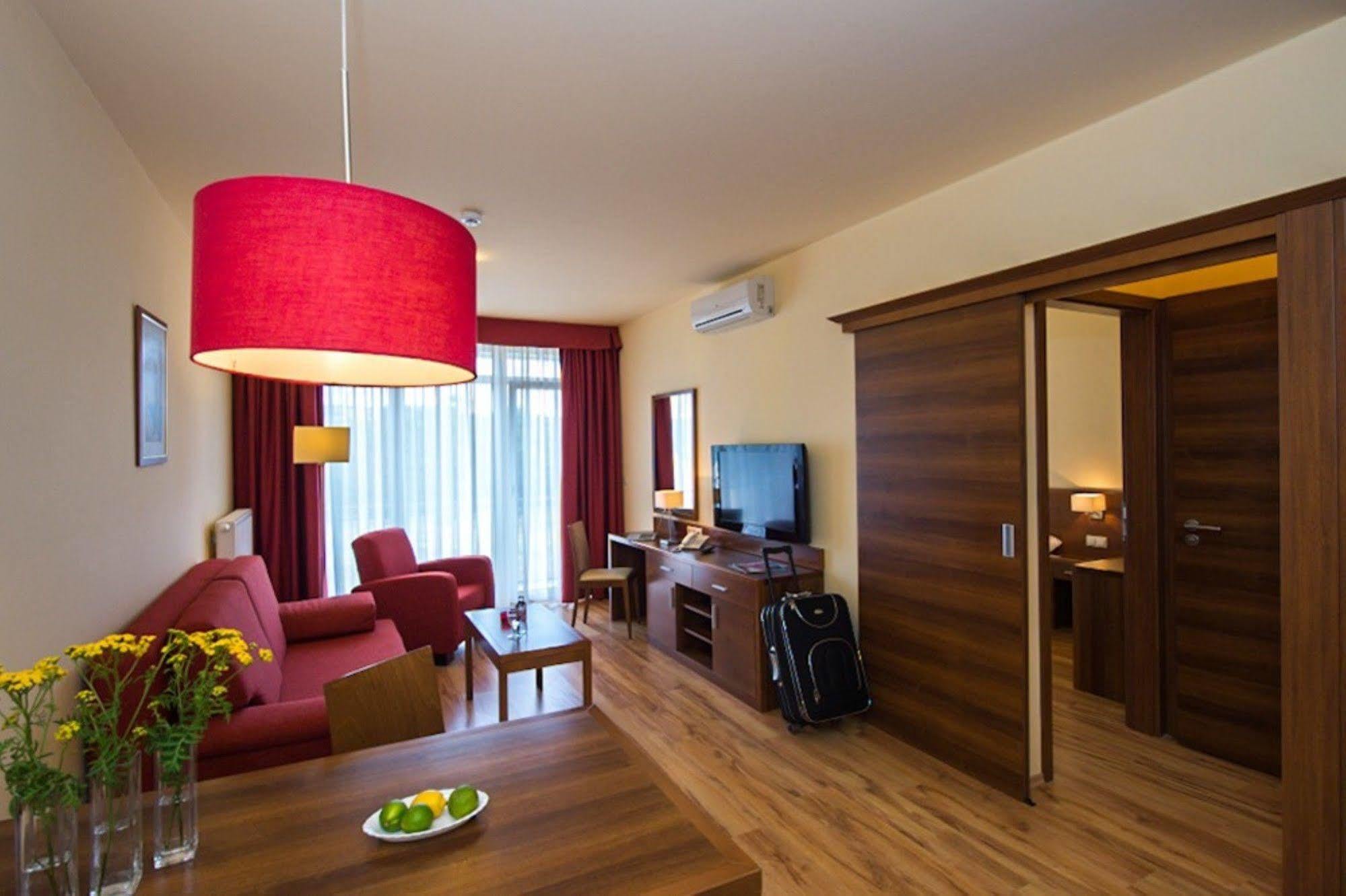 Kehida Family Resort Kehidakustány Exteriör bild